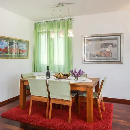 Alma Apartman *