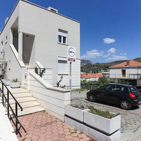 Alma Apartmán